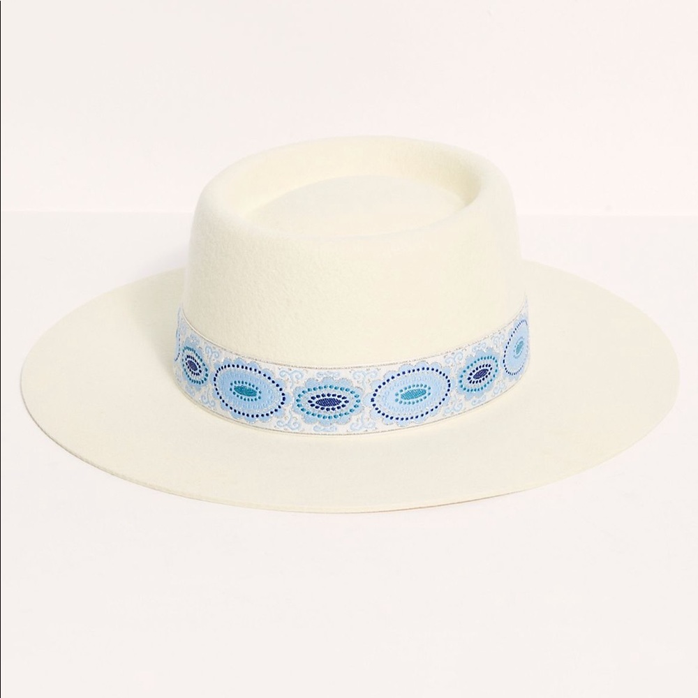 Lack of color ivory boater hat